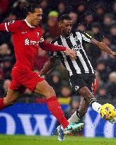 电竞平台-邮报：利物浦首选目标伊萨克，备选有沃特金斯&amp;奥斯梅恩等人