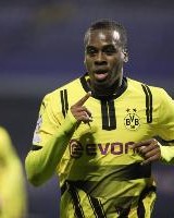 LEYU电竞-记者：吉滕斯通知多特他想离队，拜仁和英超球队有意&amp;多特将降价