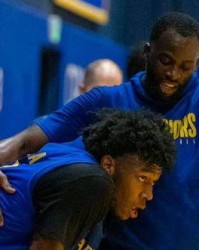 怀斯曼已参加5对5全场对抗 格林预计3到4周后复出