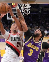 电竞赛事-高效浓眉助湖人终结连败 詹皇缺席还得靠他挑大梁